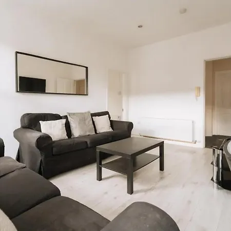 Comfortable & Cosy 2bd Flat In